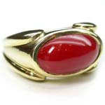 18 karat Cabochon Coral Ring